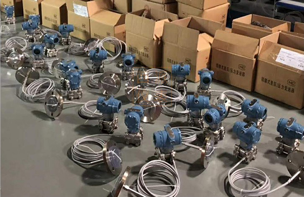 法蘭式液位變送器產品圖